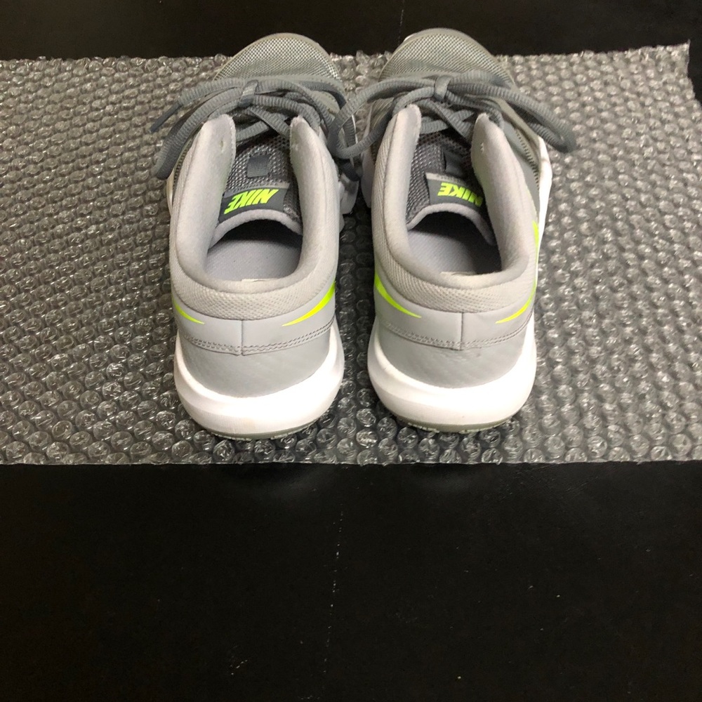 Shoes - Picture 3 of 6